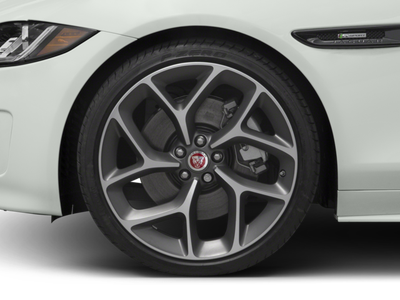 2017 Jaguar XE 35t R-Sport