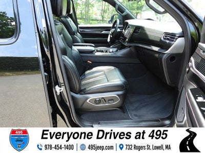 2024 Jeep Wagoneer Base