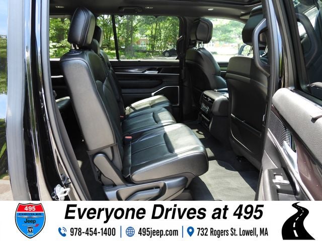 2024 Jeep Wagoneer Base
