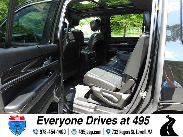 2024 Jeep Wagoneer Base