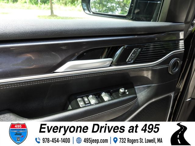 2024 Jeep Wagoneer Base