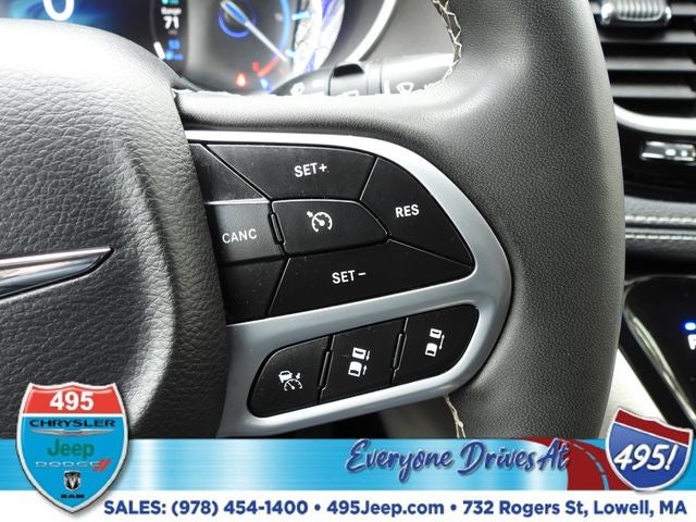 2023 Chrysler Pacifica Hybrid Touring L