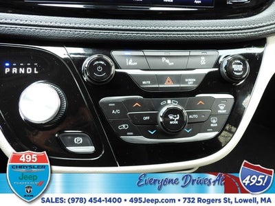 2023 Chrysler Pacifica Hybrid Touring L
