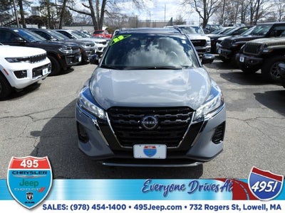 2023 Nissan Kicks SR